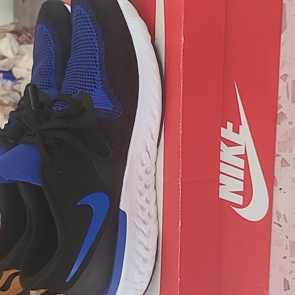 Womens Nike shoes